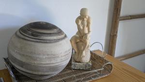 Appartements STUDIO avec PARKING TOUT A PIED et CALME : photos des chambres