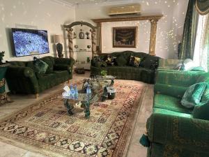 دور فاخر غرفتين و صالتين المحمدية شمال الرياض next to Boulevardمدخل خاص وذاتي