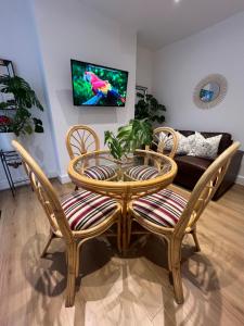 2025 Award Winner Liverpool Cherry House - 4 Bedrooms