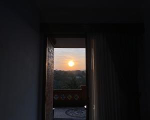 GJ Guest House Sidemen