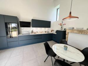 Luxury 1 bed house with shared pool