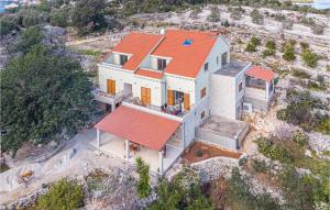 1 Bedroom Cozy Apartment In Kneze