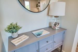 1 Mi to Ski Area Penthouse Condo in Traverse City