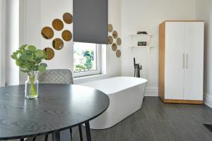 One Battison - Affordable Rooms, Suites & Studios in Stoke on Trent