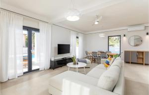 3 Bedroom Stunning Home In Barbariga 