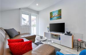 Beautiful Home In Dugo Selo 