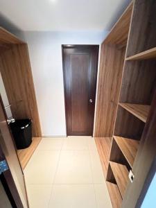 Upper Scale and Cozy Apart in the Heart of Escalon