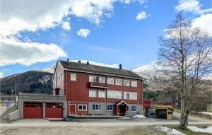 Pet Friendly Apartment In Tresfjord - Tomrefjord