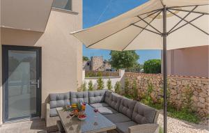 Cozy Home In Jadrija With Heated Swimming Pool 