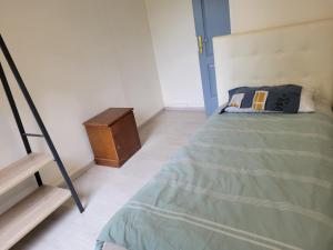 Appartement 4 chambres face carrefour de Stains