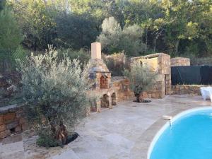 Villas Villa 6 ch ,18 per, piscine chau : photos des chambres