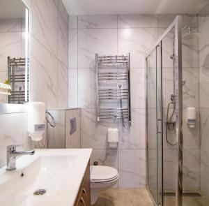 Zvezda Lux Titova vila