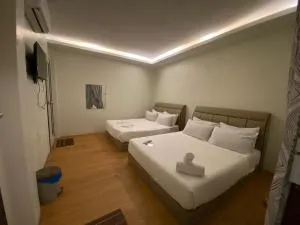 LE dEON HOTEL Former Pine Hotel - 金宝