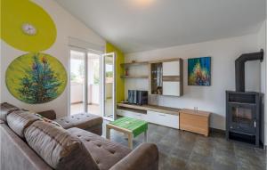 3 Bedroom Awesome Home In Barbariga