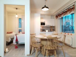 Fresh 2BR, sauna and free parking