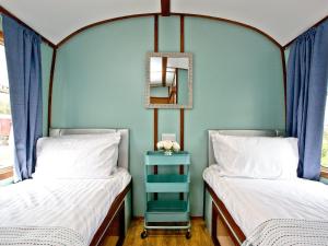 Brunel Boutique Railway Carriage 5