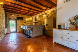 MASIA PUIG PIQUÉ - Piscina, jardín, porcho, BBQ, WIFI - 20 PERSONAS