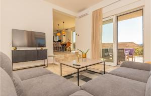 Beautiful Home In Zaboric