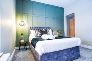 The Invicta Studios - Spacious Studios - City Centre Location - Contractor Friendly - Free WiFi - Smart TV - Desk Space - Well Designed - Communal Garden