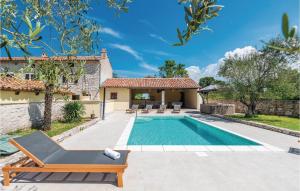 Cozy Home In Skicini With Sauna