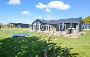 Five-Bedroom Holiday Home In Haderslev - Knud