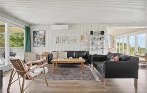 Three-Bedroom Holiday Home In Fur