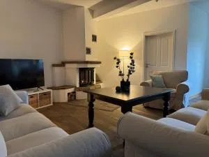 Ferienwohnung Burg Hausen - Hergarten