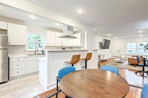 1709 Maryland 2 King Beds 1 Bath Bottom Apartment Duplex Pets Ok