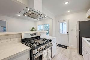 1709 Maryland 2 King Beds 1 Bath Bottom Apartment Duplex Pets Ok