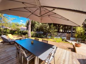 Maison familiale dans les pins à 500m de la plage