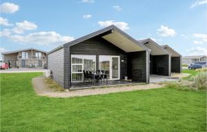 Two-Bedroom Holiday Home Ringkøbing 04 - 4hvězdičkové hotely ve městě Sondervig