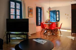 El 8 de Serranos - 1º - Casa con garaje