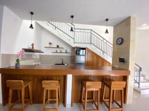 Villa Dua Warna Dencarik