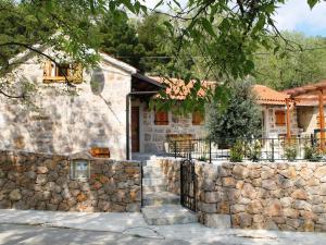 MY DALMATIA - Holiday home Jucinovi Dvori with private pool and sauna 