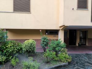 chez elisa zona sobborghi Monza Brianza , italia