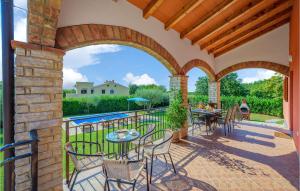 3 Bedroom Beautiful Home In Visnjan 