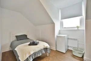 Chambre 303 de l'hôtel Victoria confortable et moderne - Saint-Pascal