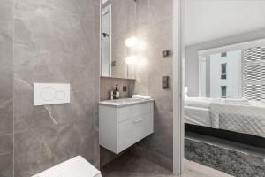 City Lux 2BR & 2BA with Free Parking City Center