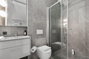 City Lux 2BR & 2BA with Free Parking City Center