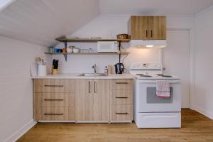 Chambre 301 de lhôtel Victoria confortable et moderne