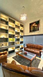 Casa amueblada dentro de club de golf