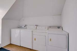 Chambre 301 de lhôtel Victoria confortable et moderne