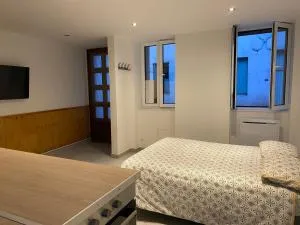 Logement centre ville Chalamont - Versailleux