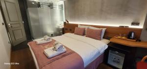 Aleksandr Pera Hotel