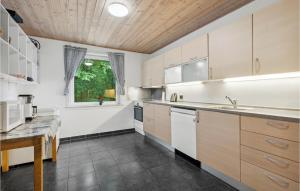 7 Bedroom Stunning Home In Sønder Omme