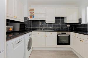 2BR with parking, Mill Hill, NW London, 10min Tube