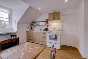 Chambre 306 de lhôtel Victoria confortable et moderne