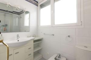 Central Apartment Sleeps 6 Fast Wi-Fi 2 Bathrooms