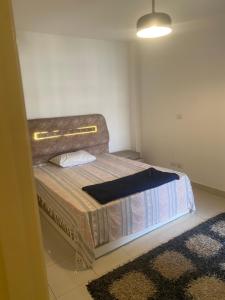 غرفه خاصه - حمام ومطبخ مشترك