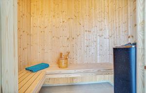 9 Bedroom Beautiful Home In Spøttrup